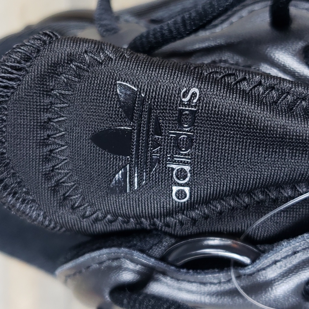 adidas Ozweego Originals Men's Sneakers Shoes Triple Black - Picture 9 of 9